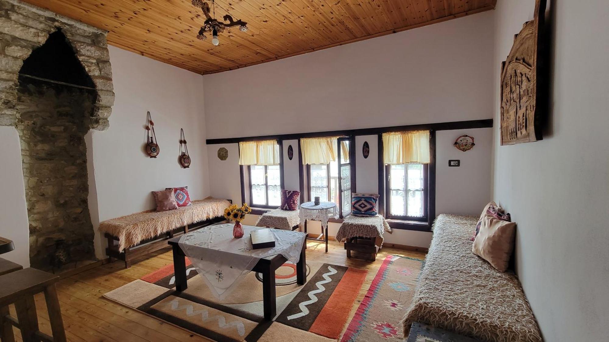 בראט Guest House Mangalem מראה חיצוני תמונה