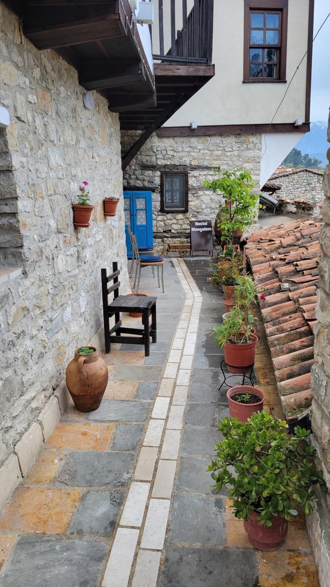 בראט Guest House Mangalem מראה חיצוני תמונה