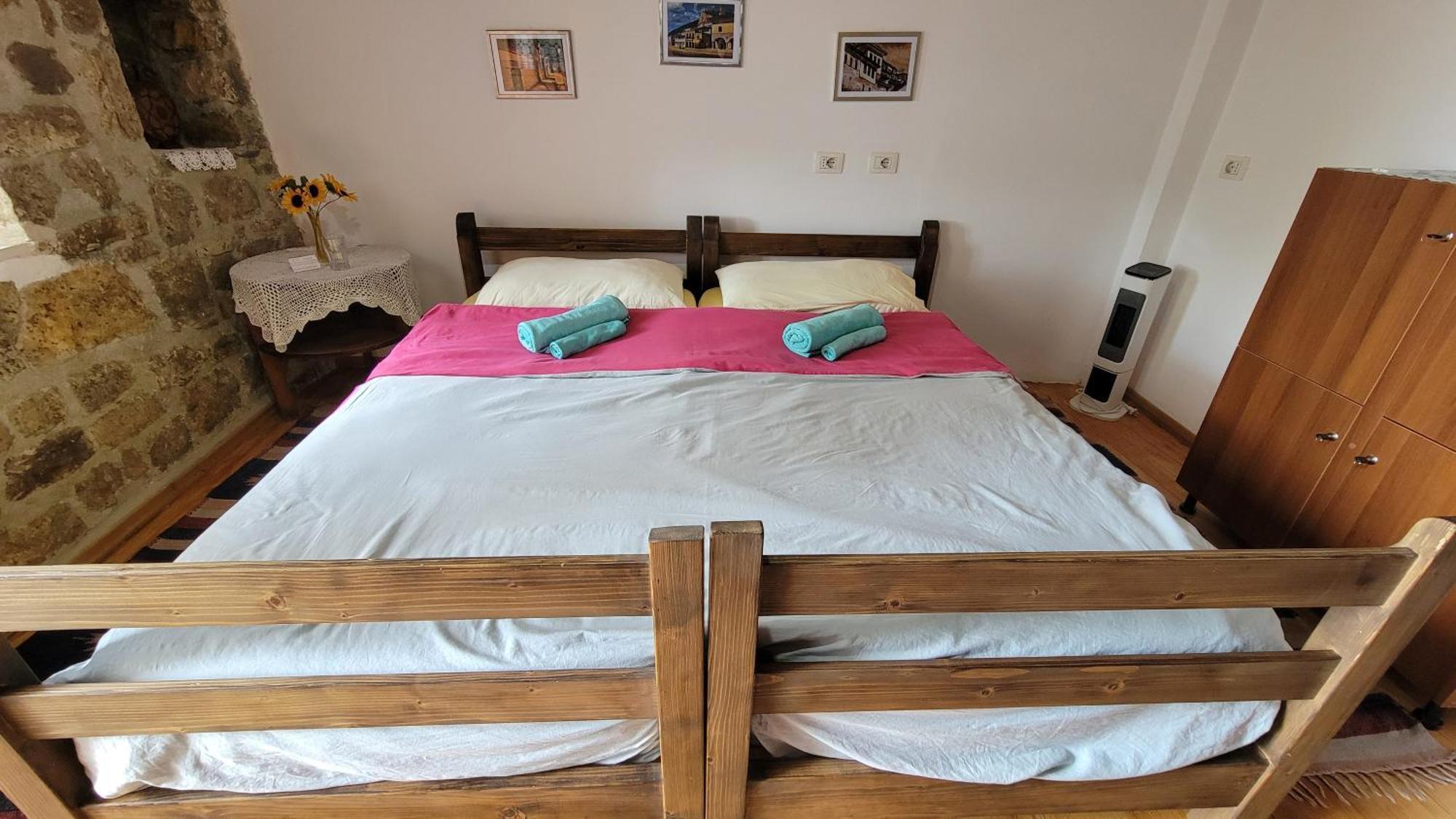 בראט Guest House Mangalem מראה חיצוני תמונה