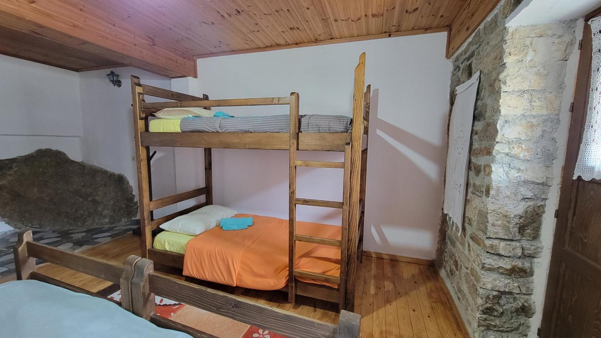 בראט Guest House Mangalem מראה חיצוני תמונה