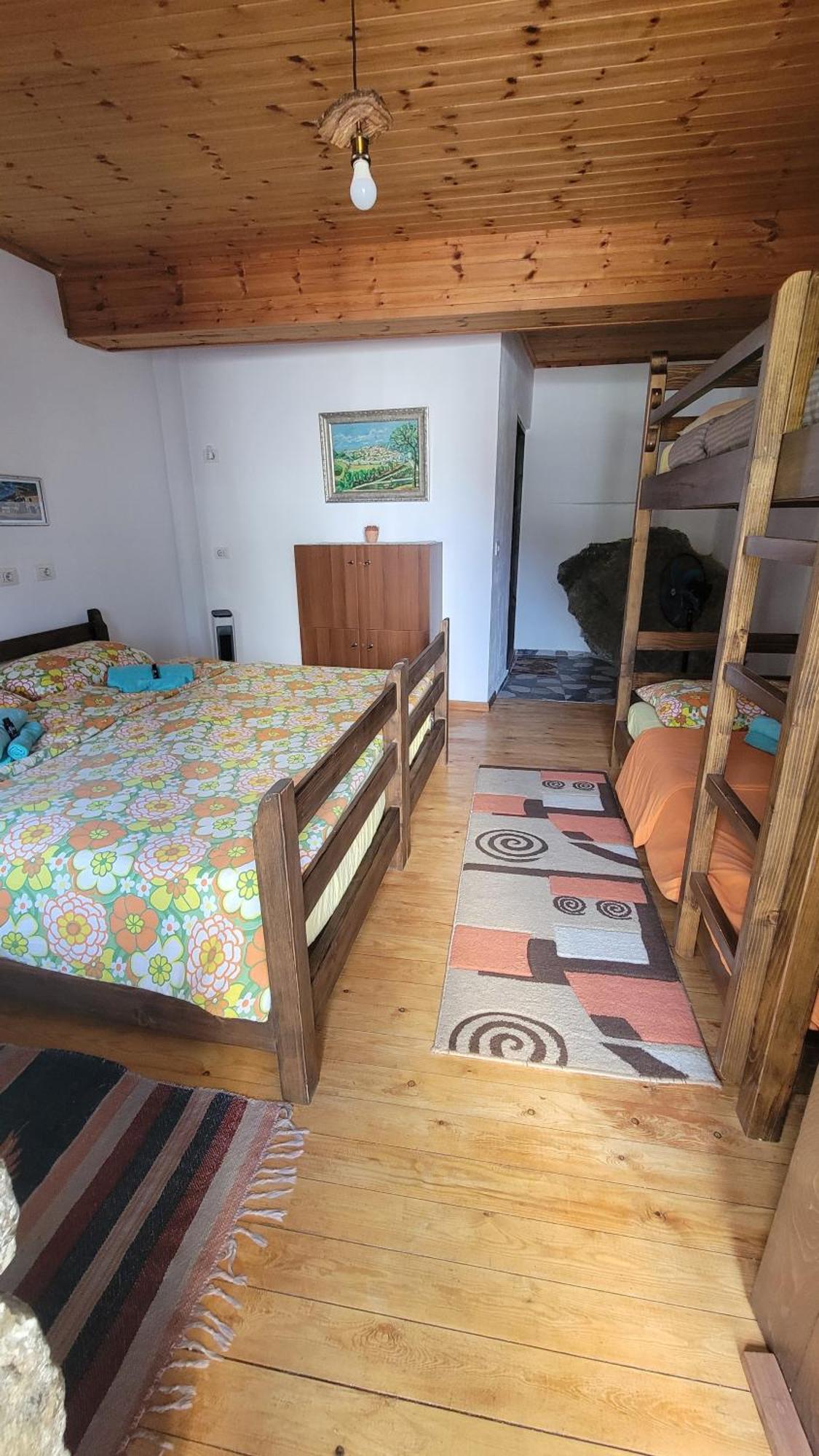 בראט Guest House Mangalem מראה חיצוני תמונה