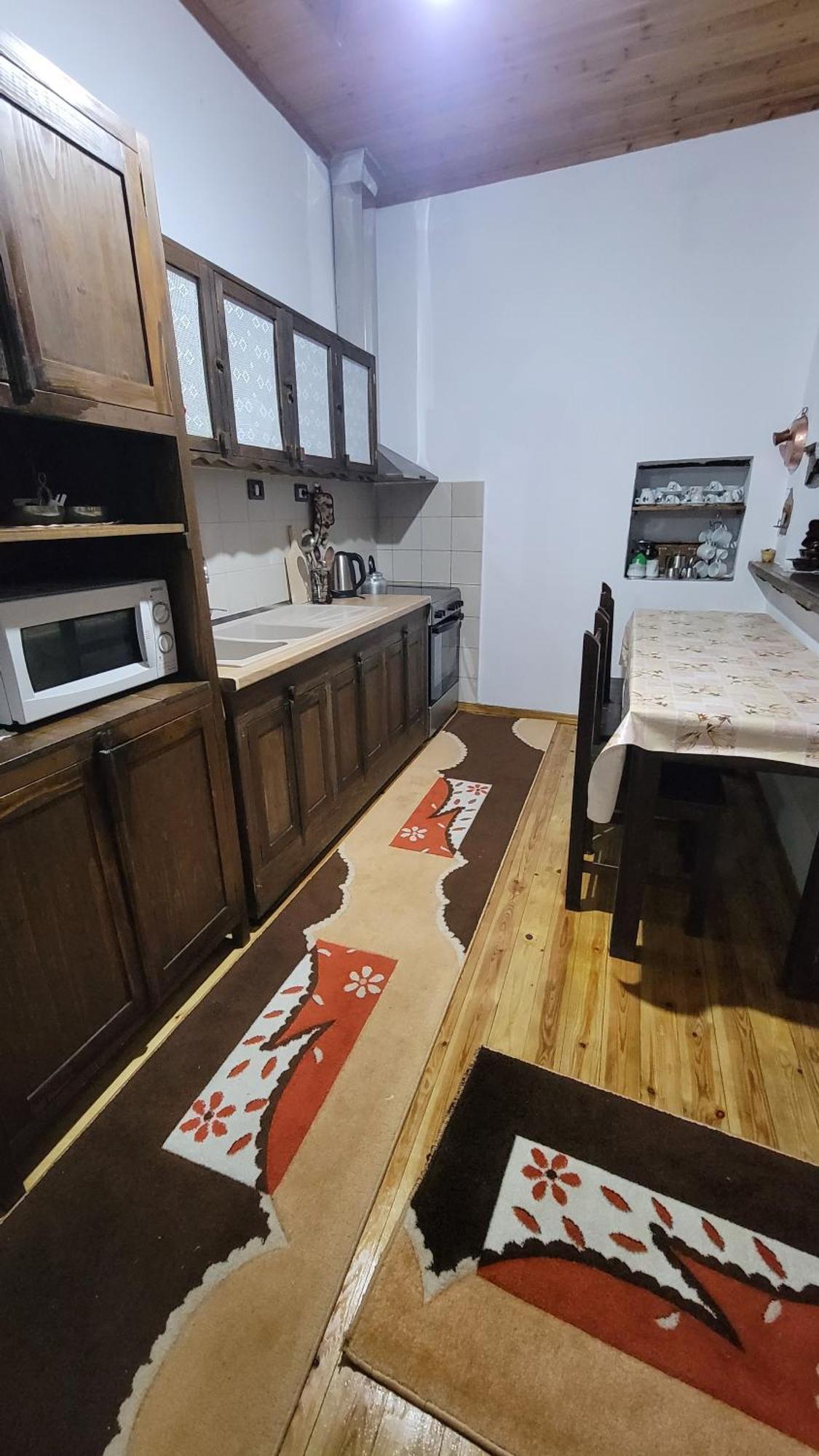 בראט Guest House Mangalem מראה חיצוני תמונה