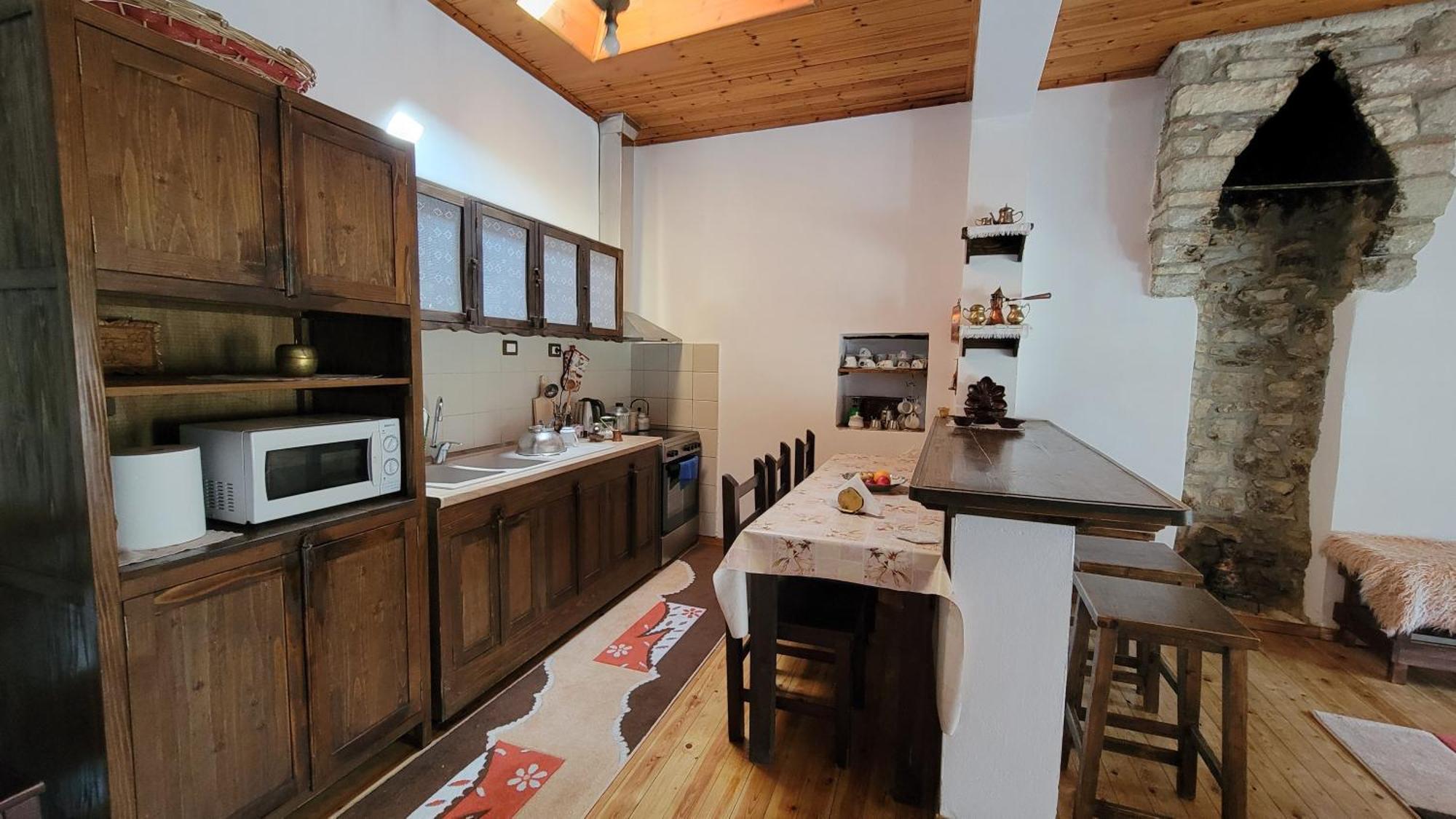 בראט Guest House Mangalem מראה חיצוני תמונה