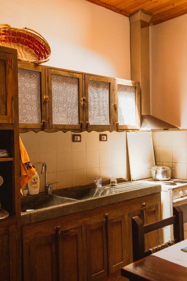 בראט Guest House Mangalem מראה חיצוני תמונה