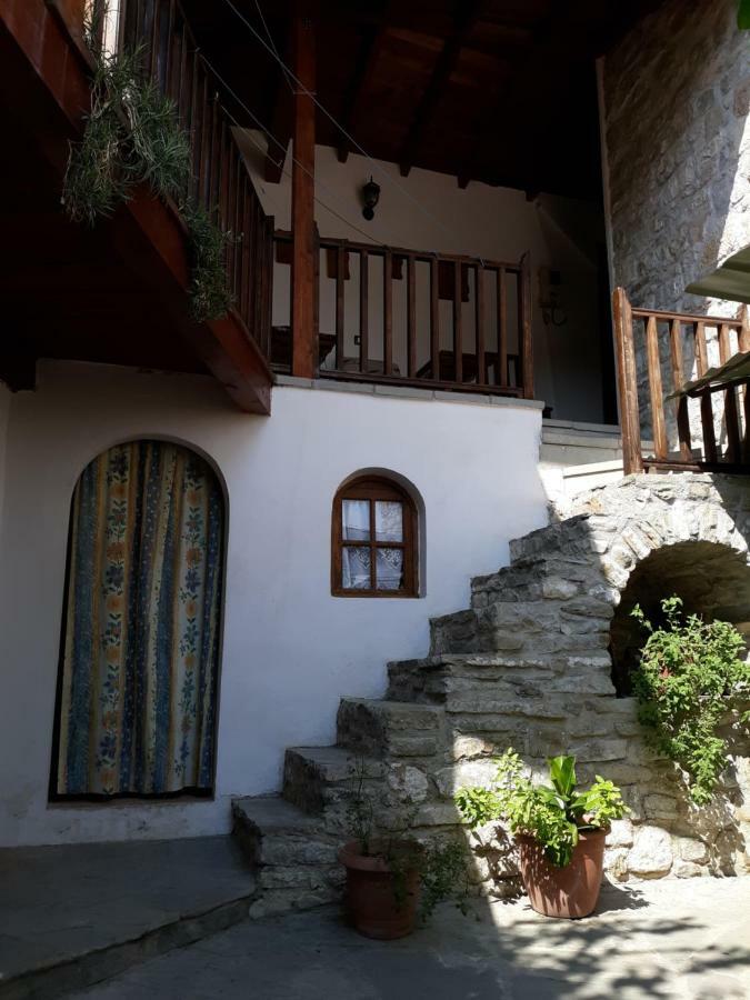 בראט Guest House Mangalem מראה חיצוני תמונה