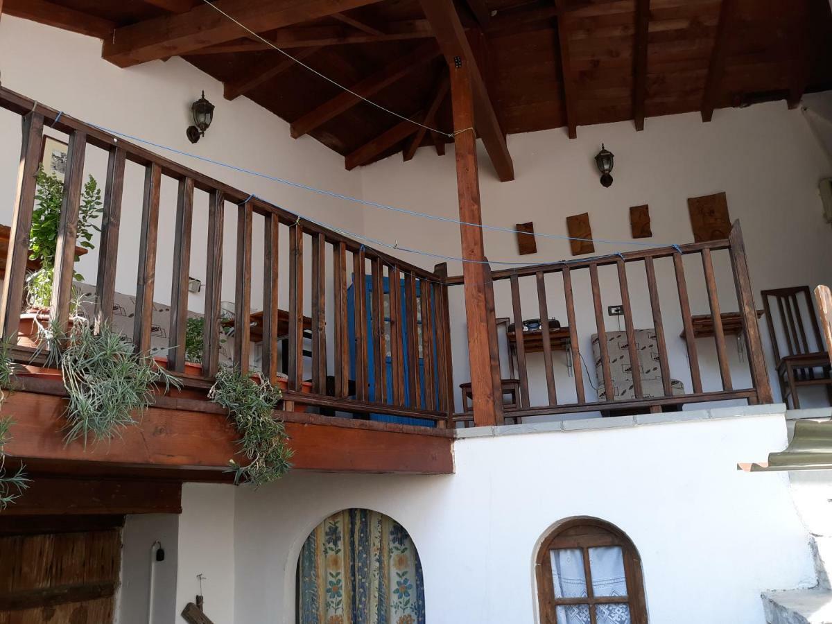 בראט Guest House Mangalem מראה חיצוני תמונה