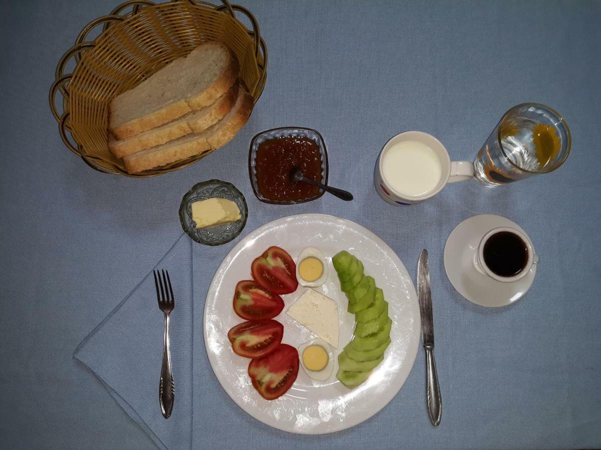בראט Guest House Mangalem מראה חיצוני תמונה